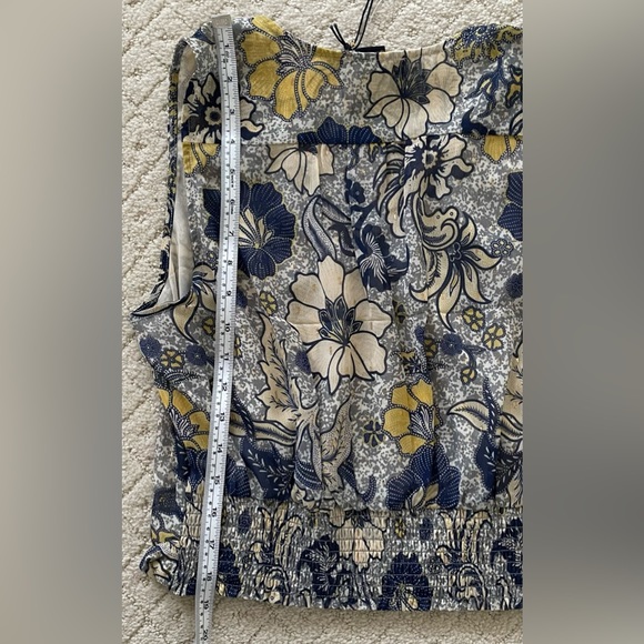 Rachel Roy Women's Sleeveless  Floral Top Gold Flakes - Picture 9 of 10